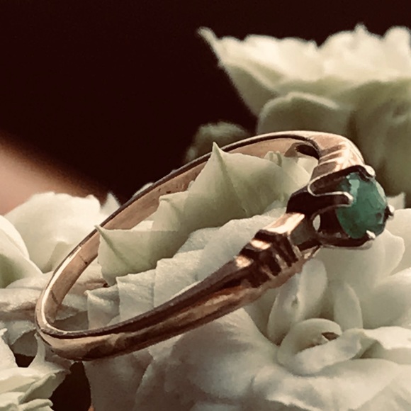 Jewelry - Vintage 10k Gold and Genuine Emerald Ring FIRM
